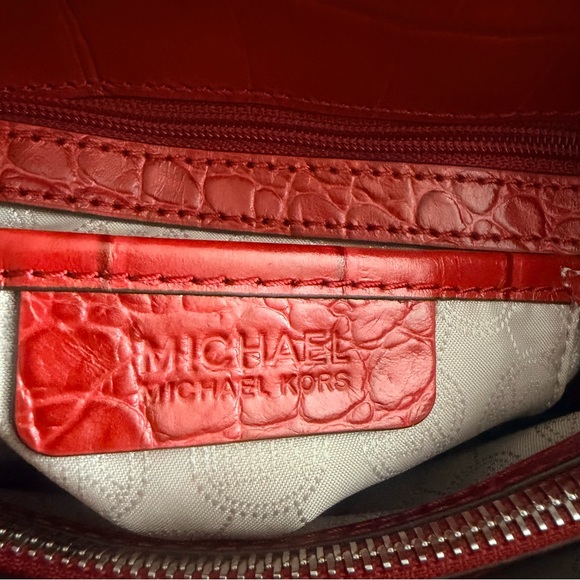 Michael Kors Dillon Large Tote  Bag In Vibrant Red Croc Embossed Leather - Picture 14 of 16